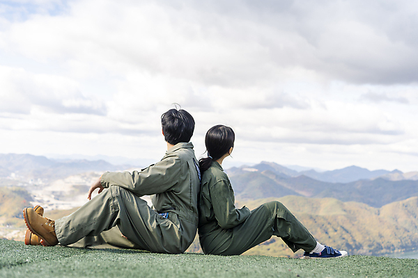 포토 JPG 주간 전신 구름 응시 여자 남자 하늘 앉기 20대 성인 야외 두명 옆모습 레포츠 한국인 등맞대기 익스트림스포츠 패러글라이딩 단양 성인만 국내포토 자연요소 시선 스포츠 뷰포인트 모션 레저 사람 동양인 청년 충청북도 파일형식