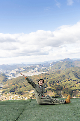 포토 JPG 주간 전신 응시 남자 하늘 한명 앉기 20대 성인 야외 옆모습 레포츠 손들기 한국인 익스트림스포츠 패러글라이딩 단양 성인남자한명만 국내포토 자연요소 1 시선 스포츠 뷰포인트 모션 레저 사람 동양인 청년 충청북도 남자한명만 성인남자만 파일형식