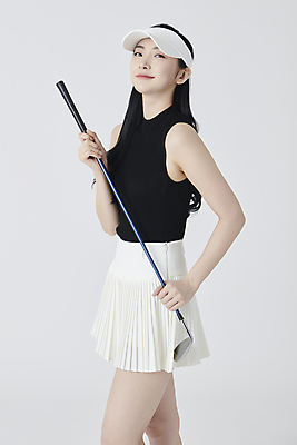 포토 JPG 스튜디오촬영 여자 스포츠 골프 실내 건강 한명 미소 들기 상반신 20대 성인 옆모습 운동 골프채 한국인 골프웨어 흰배경 챙모자 성인여자한명만 MZ세대 국내포토 모자_잡화 1 옷 뷰포인트 백그라운드 모션 골프용품 표정 사람 동양인 청년 내부 구기 흰색 세대 여자한명만 성인여자만 파일형식