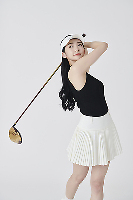포토 JPG 스튜디오촬영 응시 여자 스포츠 골프 실내 건강 한명 미소 들기 상반신 20대 성인 옆모습 운동 골프채 한국인 스윙 골프웨어 흰배경 챙모자 성인여자한명만 MZ세대 국내포토 모자_잡화 1 시선 옷 뷰포인트 포즈 백그라운드 모션 골프용품 표정 사람 동양인 청년 내부 구기 흰색 세대 여자한명만 성인여자만 파일형식