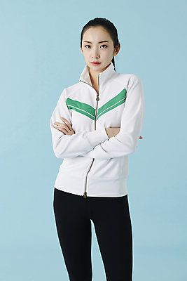 포토 JPG 스튜디오촬영 여자 스포츠 실내 건강 한명 상반신 20대 성인 앞모습 운동복 운동 팔짱 헬스 한국인 파란배경 러닝 성인여자한명만 MZ세대 국내포토 1 옷 뷰포인트 백그라운드 모션 사람 동양인 청년 내부 파란색 세대 여자한명만 성인여자만 파일형식