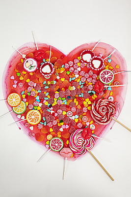 포토 JPG 막대사탕 사탕 사람없음 하트 달콤 흰배경 알록달록 국내포토 모양 백그라운드 디저트 컬러풀 흰색 맛 파일형식