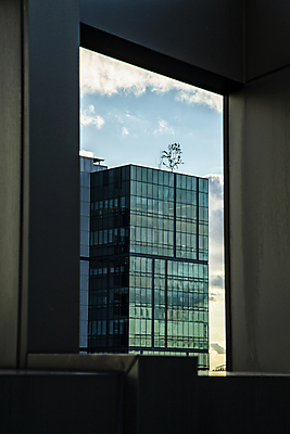 포토 JPG 창문 하늘 실내 빌딩 사람없음 도시풍경 고층빌딩 국내포토 풍경 내부 건물 도시 파일형식