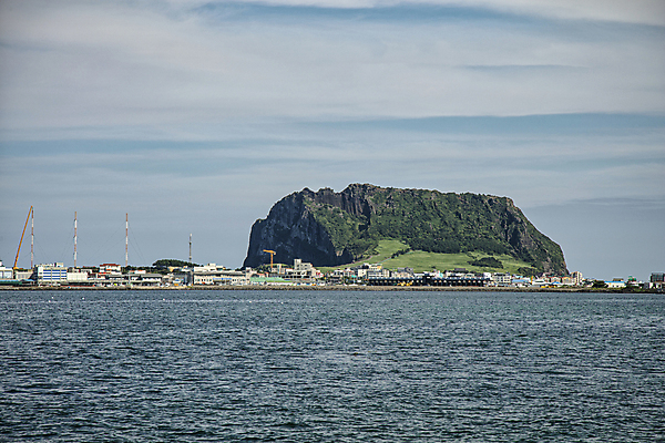 포토 JPG 주간 바다 하늘 사람없음 야외 제주도 성산일출봉 국내포토 자연요소 한국 서귀포 파일형식