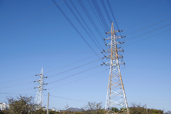 포토 JPG 주간 하늘 사람없음 야외 에너지 전선 도심 전기에너지 송전탑 국내포토 자연요소 탑 도시 파일형식