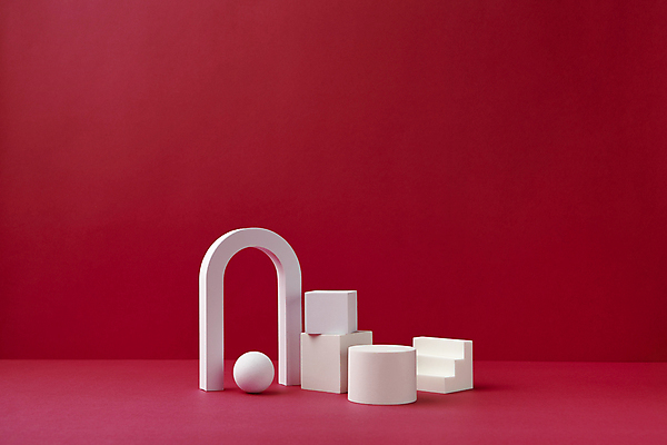 포토 JPG 스튜디오촬영 실내 사람없음 계단 원형 자주색 오브젝트 아치 정사각형 심플 원기둥 빨간배경 입체도형 목업 트렌드컬러 비바마젠타 국내포토 도형 컬러 백그라운드 내부 빨간색 입체 파일형식