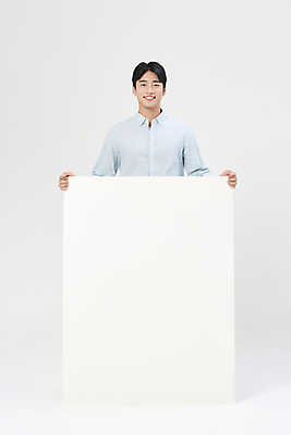 포토 JPG 스튜디오촬영 배너 응시 남자 맨라이프 사각프레임 한명 서기 미소 정장 20대 성인 앞모습 비즈니스라이프 한국인 잡기 비즈니스맨 흰배경 성인남자한명만 국내포토 1 라이프스타일 시선 옷 뷰포인트 백그라운드 비즈니스 모션 프레임 실내 표정 사람 동양인 청년 사각형 흰색 직장인 남자한명만 성인남자만 파일형식