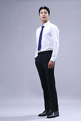 포토 JPG 스튜디오촬영 전신 응시 남자 회색배경 한명 서기 정장 20대 성인 옆모습 비즈니스라이프 한국인 비즈니스맨 주머니손 성인남자한명만 국내포토 1 라이프스타일 시선 옷 뷰포인트 백그라운드 비즈니스 모션 실내 사람 동양인 청년 회색 직장인 남자한명만 성인남자만 파일형식