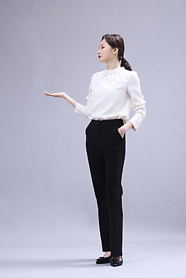 포토 JPG 스튜디오촬영 전신 응시 여자 회색배경 한명 서기 정장 손짓 20대 성인 앞모습 비즈니스라이프 손들기 한국인 비즈니스우먼 발표 주머니손 성인여자한명만 국내포토 1 라이프스타일 시선 옷 뷰포인트 백그라운드 비즈니스 모션 실내 사람 동양인 청년 회색 직장인 여자한명만 성인여자만 파일형식