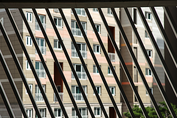 포토 JPG 주간 아파트 외벽 사람없음 야외 아웃포커스 국내포토 자연요소 벽 주택 촬영기법 파일형식