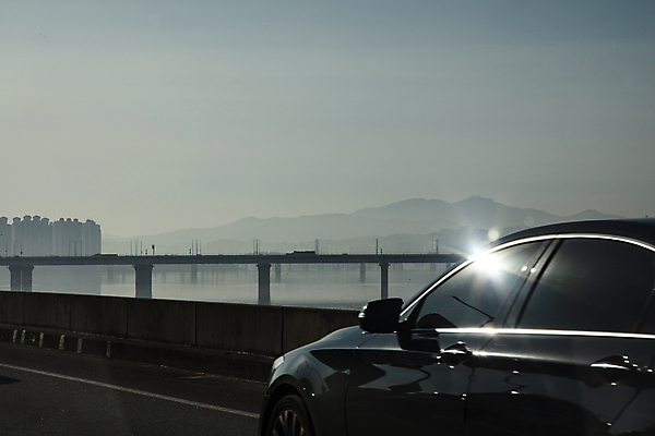포토 JPG 자동차 빌딩 사람없음 건물 햇빛 강변북로 국내포토 건축물 육상교통 서울 태양 파일형식 고속화도로