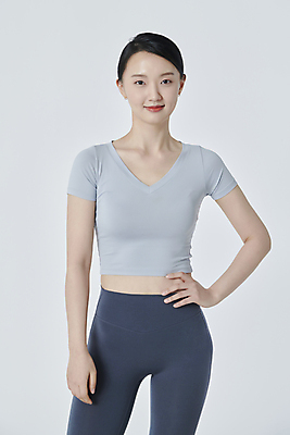 포토 JPG 스튜디오촬영 우먼라이프 응시 여자 허리손 요가 한명 미소 상반신 20대 성인 앞모습 운동복 운동 한국인 흰배경 성인여자한명만 국내포토 1 라이프스타일 웰빙 시선 옷 뷰포인트 포즈 백그라운드 실내 표정 건강 사람 동양인 청년 흰색 여자한명만 성인여자만 파일형식