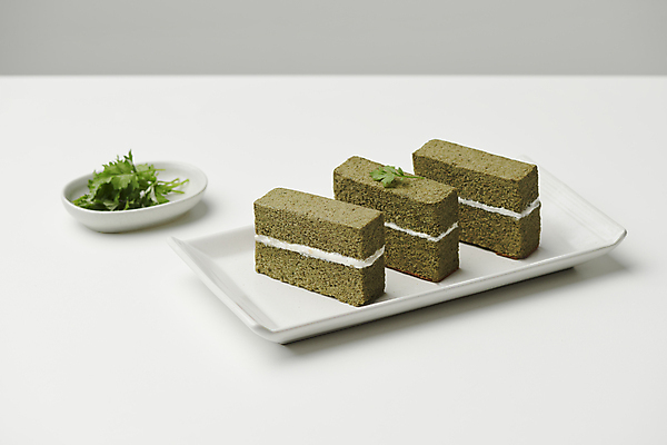 포토 JPG 스튜디오촬영 사람없음 봄 흰배경 쑥 카스테라 국내포토 계절 빵 백그라운드 채소 실내 흰색 파일형식