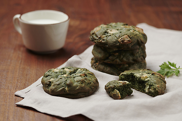 포토 JPG 스튜디오촬영 사람없음 쿠키 봄 우유 머그컵 쑥 나무배경 국내포토 계절 백그라운드 채소 디저트 유제품 실내 컵 파일형식