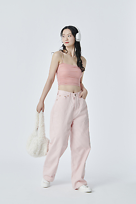 포토 JPG 스튜디오촬영 전신 라이프스타일 응시 여자 음악 가방 한명 들기 20대 성인 취미 옆모습 걷기 헤드폰 한국인 주머니손 성인여자한명만 국내포토 1 시선 잡화 뷰포인트 음향기기 모션 문화예술 실내 사람 동양인 청년 생활 여자한명만 성인여자만 파일형식