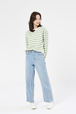 포토 JPG 스튜디오촬영 전신 응시 여자 여행 포즈 휴가 한명 20대 성인 앞모습 청춘 한국인 자유 뒷짐 성인여자한명만 국내포토 1 시선 뷰포인트 컨셉 모션 실내 사람 동양인 청년 여자한명만 성인여자만 파일형식