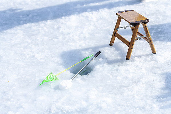 포토 JPG 주간 겨울 이벤트 사람없음 야외 얼음 축제 도구 구멍 강원도 빙판 얼음낚시 송어축제 지역축제 국내포토 자연요소 계절 낚시 한국 파일형식
