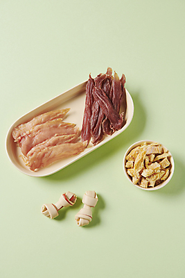 포토 JPG 스튜디오촬영 건조 육류 사람없음 하이앵글 먹이 오브젝트 개껌 애견간식 영양_영양소 펫푸드 국내포토 뷰포인트 식재료 실내 애견용품 영양소 파일형식