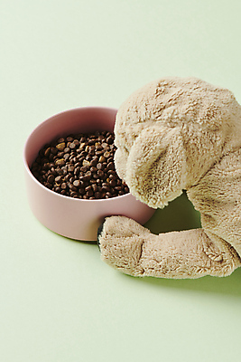 포토 JPG 스튜디오촬영 사람없음 하이앵글 먹이 오브젝트 강아지인형 개밥그릇 개사료 영양_영양소 펫푸드 국내포토 그릇 인형 뷰포인트 실내 애견용품 영양소 파일형식