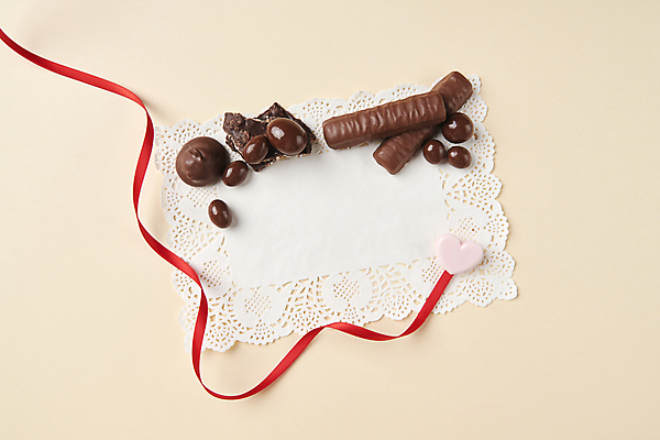 포토 JPG 스튜디오촬영 리본 디저트 프레임 발렌타인데이 사람없음 초콜릿 도일리 국내포토 음식 데이이벤트 실내 파일형식