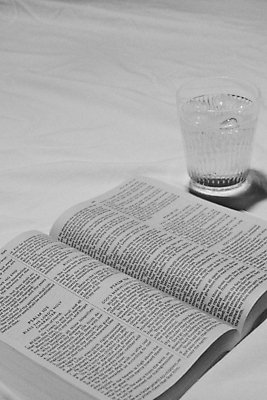 포토 JPG 스튜디오촬영 기독교 부활절 흑백 사람없음 컵 성경 국내포토 식기 기념일 종교 종교용품 촬영기법 실내 파일형식