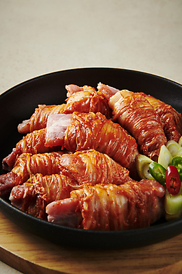 포토 JPG 스튜디오촬영 한식 김치 돼지고기 근접촬영 사람없음 김치찜 등갈비 묵은지 국내포토 음식 뷰포인트 실내 육류 찜 파일형식