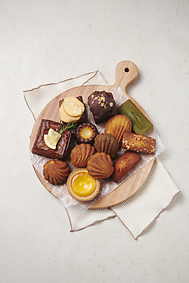 포토 JPG 스튜디오촬영 빵 디저트 실내 사람없음 하이앵글 다양 타르트 파운드케이크 페스츄리 피낭시에 마들렌 구움과자 국내포토 음식 뷰포인트 다수 내부 케이크 파이_빵 파일형식