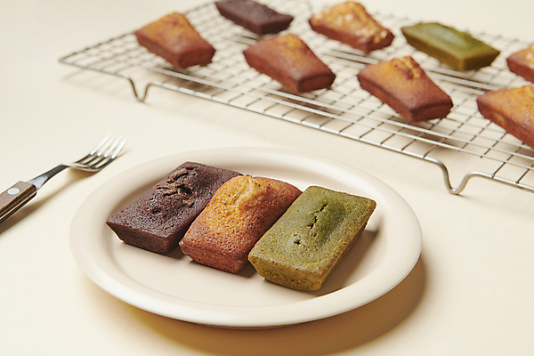 포토 JPG 스튜디오촬영 디저트 실내 근접촬영 사람없음 피낭시에 식힘망 구움과자 국내포토 음식 뷰포인트 내부 주방도구 제빵도구 파일형식