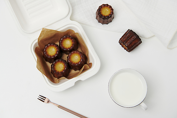 포토 JPG 스튜디오촬영 디저트 실내 사람없음 하이앵글 우유 까눌레 구움과자 국내포토 음식 뷰포인트 유제품 내부 파일형식