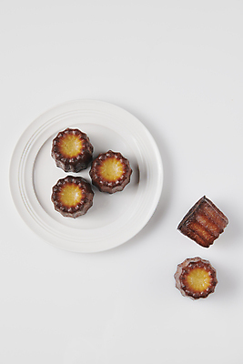 포토 JPG 스튜디오촬영 디저트 실내 사람없음 까눌레 구움과자 국내포토 음식 내부 파일형식