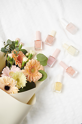 포토 JPG 스튜디오촬영 꽃다발 실내 사람없음 하이앵글 뷰티 네일아트 오브젝트 매니큐어 네일용품 국내포토 꽃 뷰포인트 내부 화장품 미용용품 파일형식