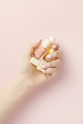 포토 JPG 스튜디오촬영 손 실내 들기 신체부위 뷰티 네일아트 매니큐어 네일용품 국내포토 모션 사람 내부 화장품 미용용품 파일형식