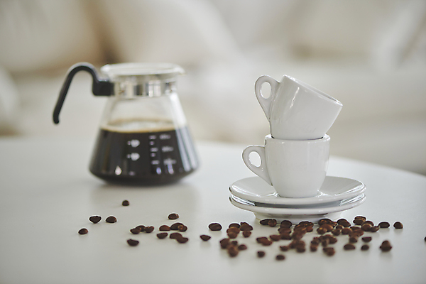 포토 JPG 백그라운드 휴식 실내 사람없음 아웃포커스 원두 커피잔 컵받침 오브젝트 드립커피 국내포토 커피 컨셉 잔 촬영기법 내부 받침대 파일형식