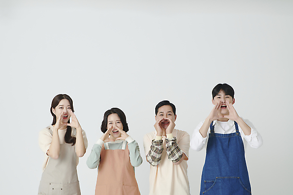 포토 JPG 스튜디오촬영 여자 남자 중년 50대 손짓 여러명 상반신 20대 성인 앞모습 손들기 외침 한국인 소상공인 국내포토 직업 뷰포인트 다수 모션 실내 사람 동양인 청년 경제 소리 상인 파일형식