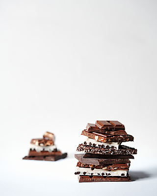 포토 JPG 조각 발렌타인데이 사람없음 아웃포커스 갈색 쌓기 초콜릿 국내포토 컬러 모션 데이이벤트 디저트 촬영기법 파일형식