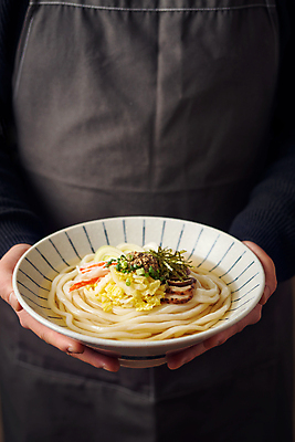 포토 식기 컬러 모션 사람 신체부위 면류 일본음식 파일형식 들기 그릇 검은색 우동 손 JPG 국내포토