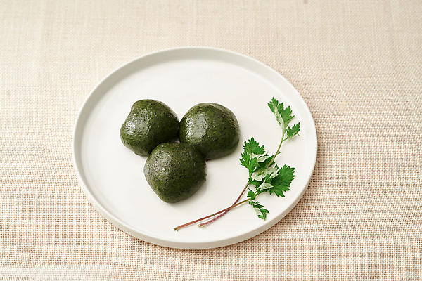 포토 JPG 그릇 사람없음 초록색 기호식품 쑥 쑥떡 국내포토 식기 음식 컬러 채소 떡 파일형식