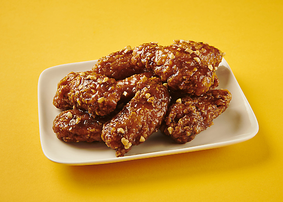 포토 JPG 스튜디오촬영 사람없음 노란색 치킨 튀김 간장치킨 국내포토 음식 컬러 실내 닭고기요리 파일형식