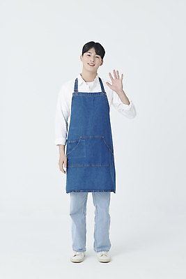 포토 JPG 스튜디오촬영 전신 남자 실내 한명 서기 미소 20대 청년 성인 앞모습 앞치마 한국인 창업 손인사 성인남자한명만 소상공인 국내포토 직업 1 뷰포인트 모션 표정 사람 동양인 내부 경제 인사 상인 자영업 남자한명만 성인남자만 파일형식