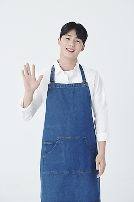 포토 JPG 스튜디오촬영 남자 실내 한명 미소 상반신 20대 청년 성인 앞모습 앞치마 한국인 창업 손인사 성인남자한명만 소상공인 국내포토 직업 1 뷰포인트 표정 사람 동양인 내부 경제 인사 상인 자영업 남자한명만 성인남자만 파일형식