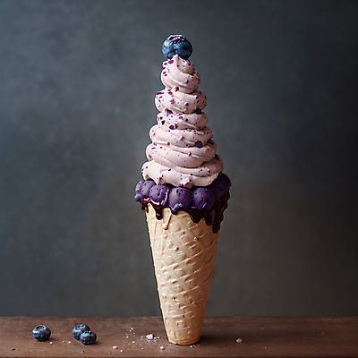 JPG 스튜디오촬영 편집이미지 사람없음 달콤 블루베리 아이스크림콘 콘아이스크림 소프트아이스크림 편집실사 AI포토 AI콘텐츠 과일 아이스크림 실내 맛 CG 콘 파일형식