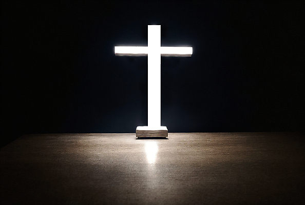 JPG 편집이미지 기독교 십자가 탁자 실내 풍경 사람없음 검은색 디지털합성 편집소스 편집실사 AI컴퓨터그래픽 AI콘텐츠 종교 컬러 가구 내부 CG 파일형식