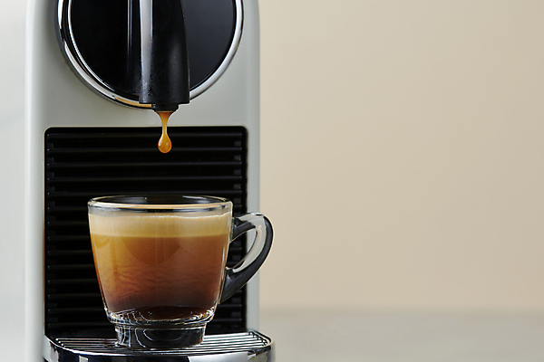 포토 JPG 스튜디오촬영 커피 근접촬영 사람없음 커피잔 커피메이커 에스프레소 추출 홈카페 에스프레소잔 캡슐커피 국내포토 음료 뷰포인트 잔 실내 카페 커피용품 파일형식