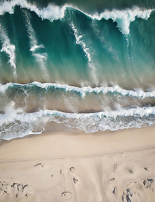 JPG 주간 편집이미지 파도 자연 해변 사람없음 야외 여름 하이앵글 모래사장 시원함 편집실사 AI포토 AI콘텐츠 자연요소 계절 바다 뷰포인트 CG 생태계 파일형식