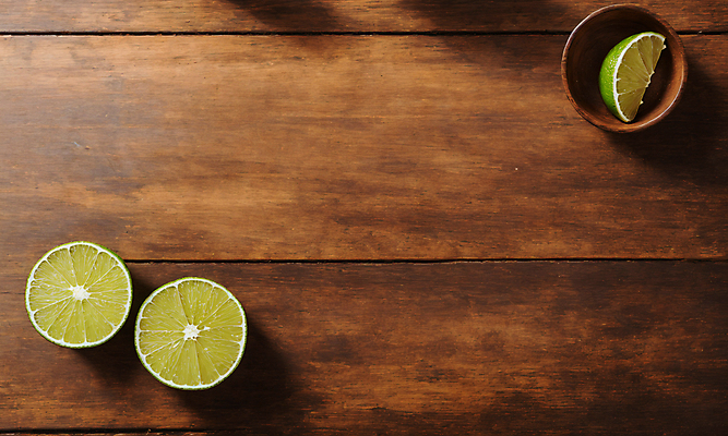 JPG 스튜디오촬영 편집이미지 그릇 단면 사람없음 나뭇결 라임 카피스페이스 편집실사 AI포토 AI콘텐츠 식기 과일 실내 공백 CG 파일형식