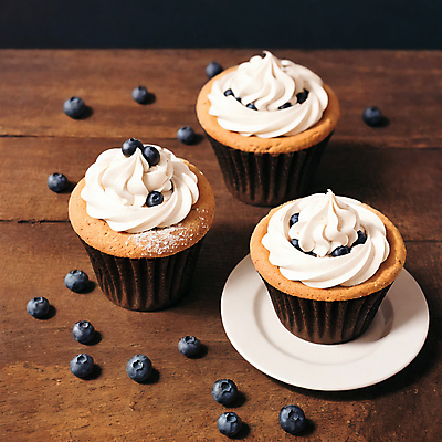 JPG 스튜디오촬영 편집이미지 접시 빵 디저트 사람없음 컵케이크 크림 블루베리 머핀 편집실사 AI포토 AI콘텐츠 식기 음식 과일 실내 케이크 CG 파일형식