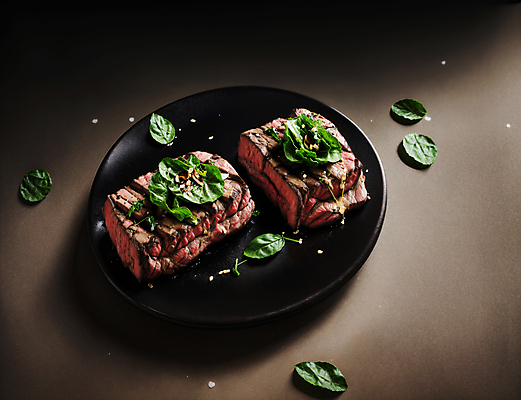 JPG 스튜디오촬영 편집이미지 접시 음식 육류 스테이크 사람없음 토핑 바질 편집실사 AI포토 AI콘텐츠 식기 식재료 서양음식 실내 CG 파일형식