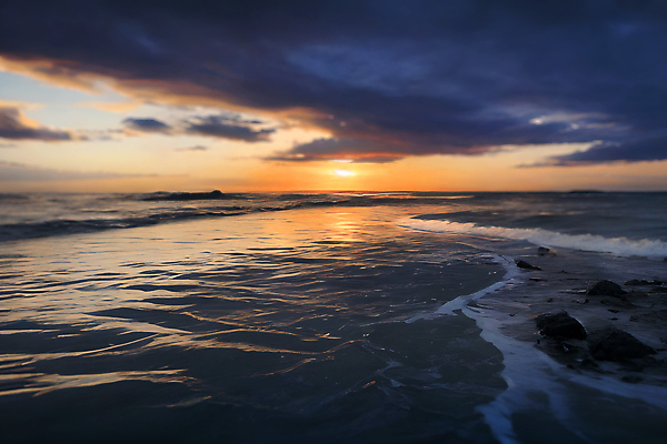 JPG 구름 편집이미지 파도 바다 자연 풍경 사람없음 야외 일몰 저녁 그라데이션 편집실사 AI포토 AI콘텐츠 자연요소 노을 야간 CG 생태계 파일형식