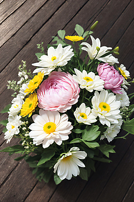 JPG 편집이미지 꽃다발 실내 사람없음 데이지 라넌큘러스 생화 편집실사 AI포토 AI콘텐츠 꽃 내부 CG 파일형식