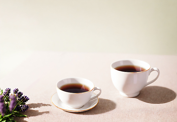 JPG 편집이미지 꽃 실내 사람없음 차 찻잔 오브젝트 편집실사 AI포토 AI콘텐츠 식물 음료 잔 내부 CG 파일형식